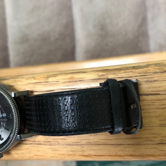 Burberry Authentic Mens Black Dial Analog Watch - Picture 9 of 13